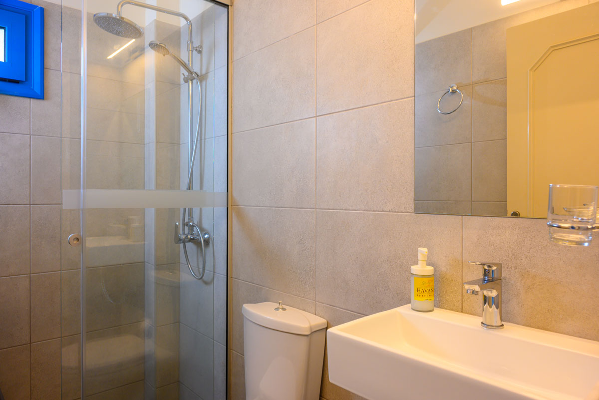 4-5 persons apartments