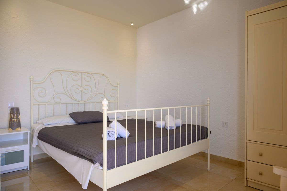 4-5 persons apartments