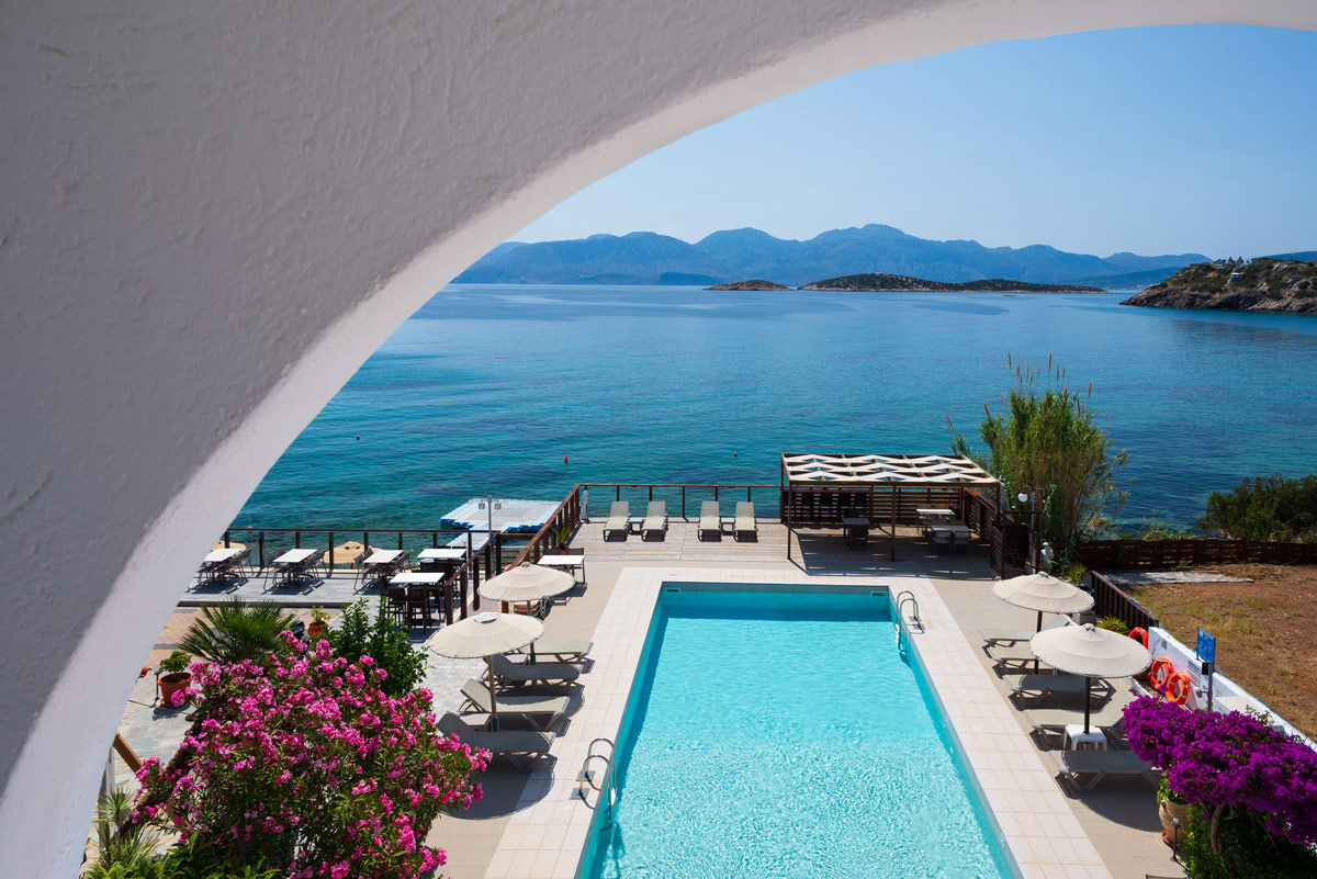 4-5 persons apartments